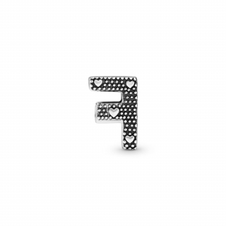 Privezak u obliku slova F 