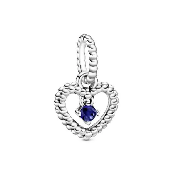 Viseći privezak u obliku srca od perlica sa morsko plavim kristalom 