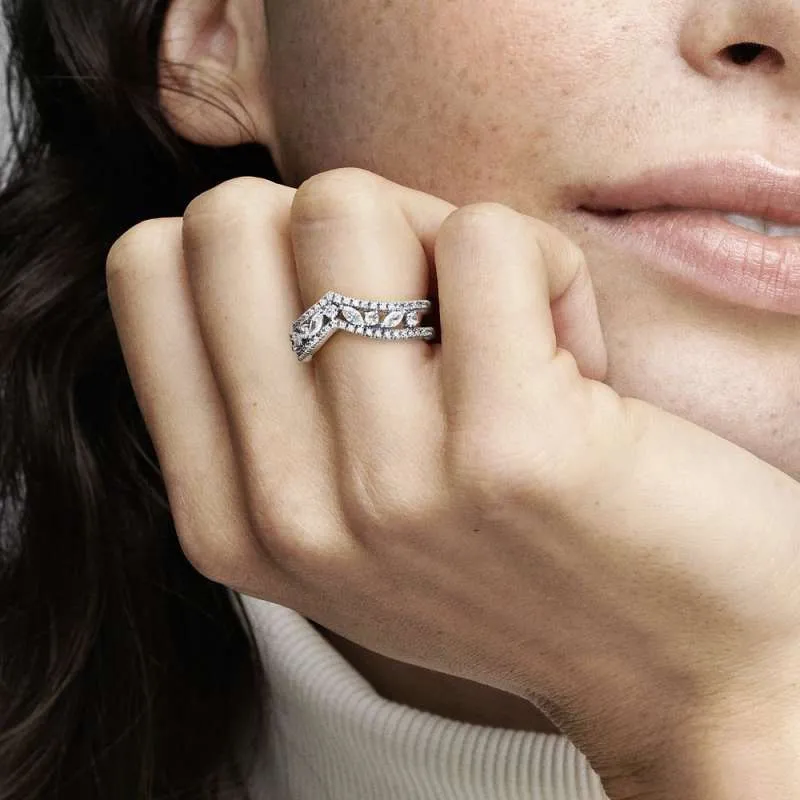 Prsten Svjetlucavi markiz prsten sa dvostrukim ševronom 