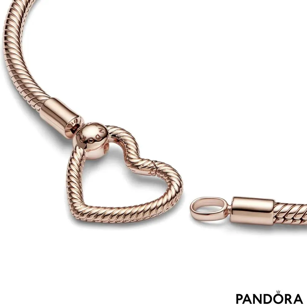 Narukvica sa kopčom u obliku srca i „zmijskom“ teksturom lanca Pandora Moments 
