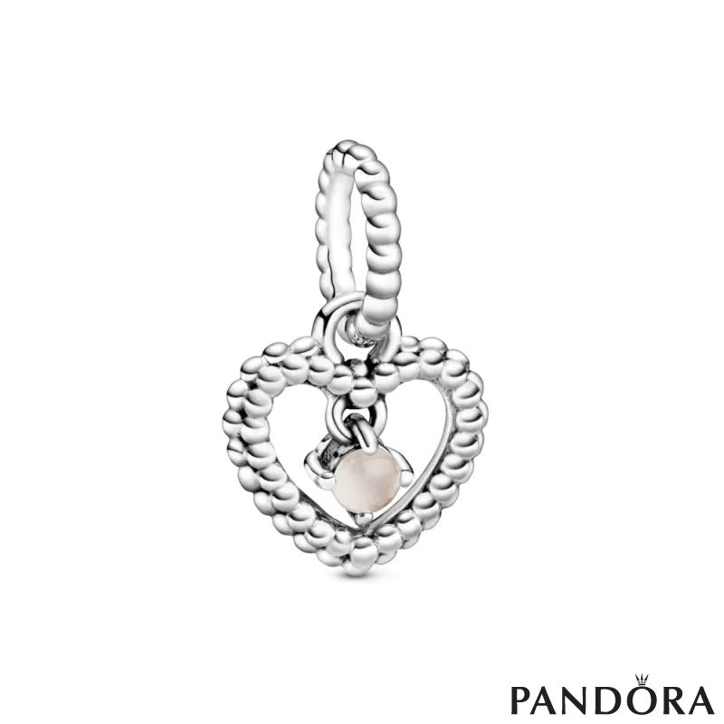 Viseći privezak u obliku srca od perlica sa zagasito roze kristalom 
