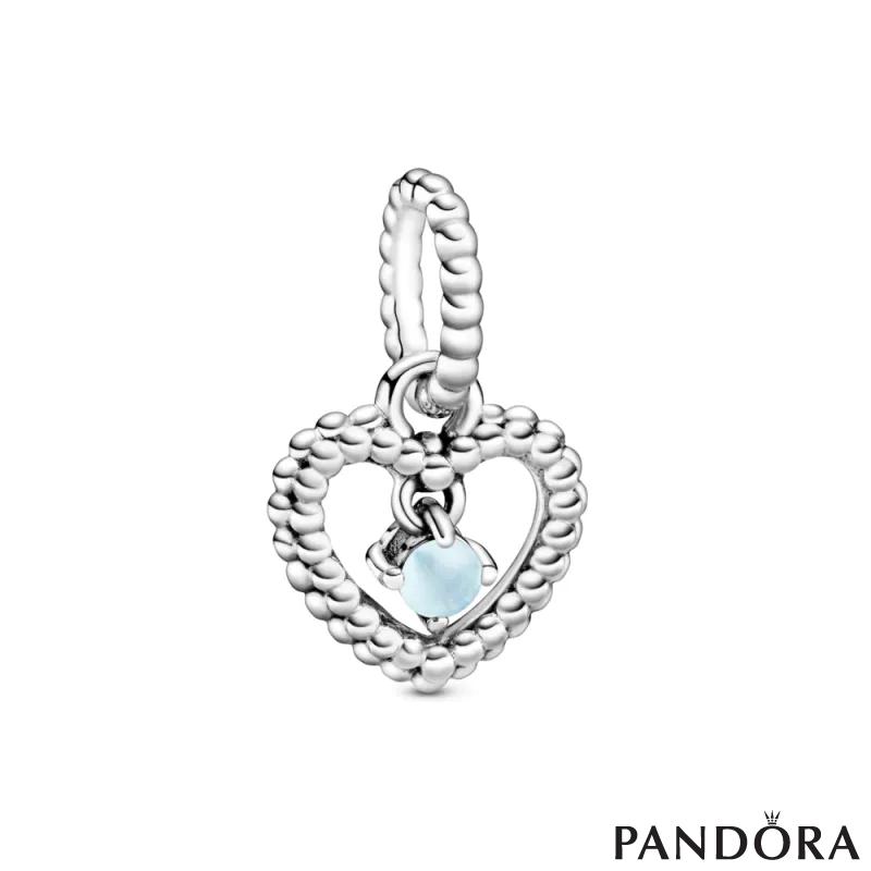 Viseći privezak u obliku srca od perlica sa nebo plavim kristalom 
